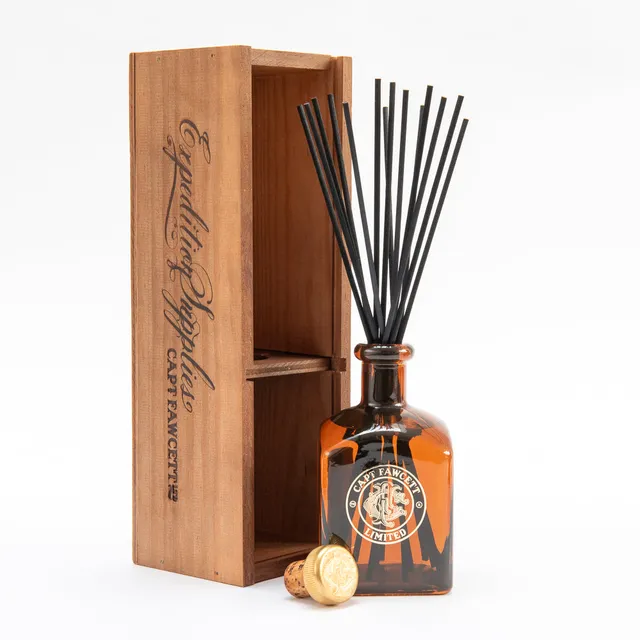 captain-fawcett-expedition-reserve-reed-diffuser-100ml-patchouli-zedernholz image 1