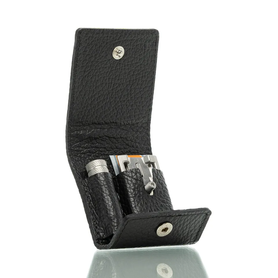 blackbeards-rasur-reiserasierer-933-inox-zerlegbar-edelstahl-im-lederetui image 1