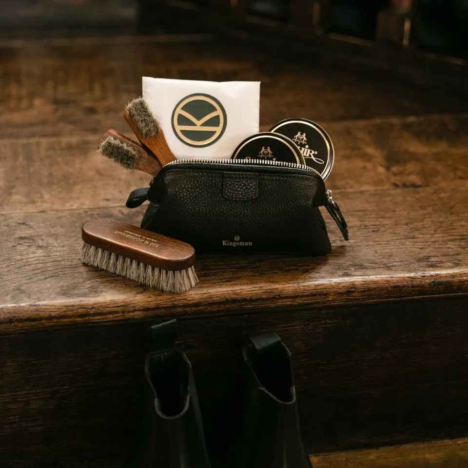 taylor-kingsman-schuhpflegeset-leder-kulturtasche-saphir image 1