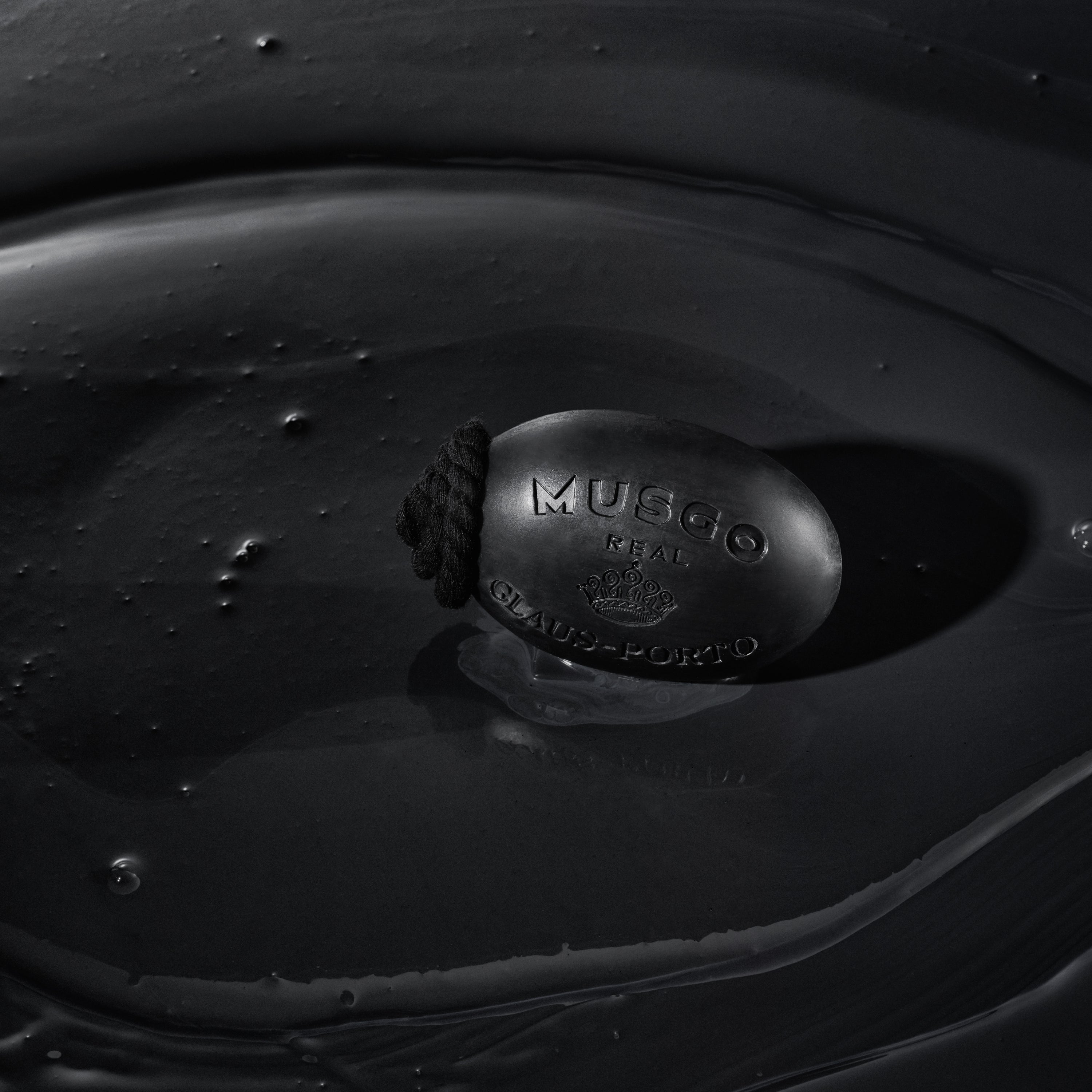 musgo-real-black-edition-seife-am-band-vetiver image 2