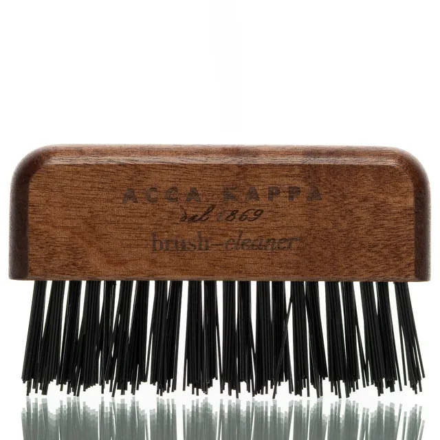 b-rsten-und-kammreiniger-aus-kotib-holz-mit-nylon-borsten image 1