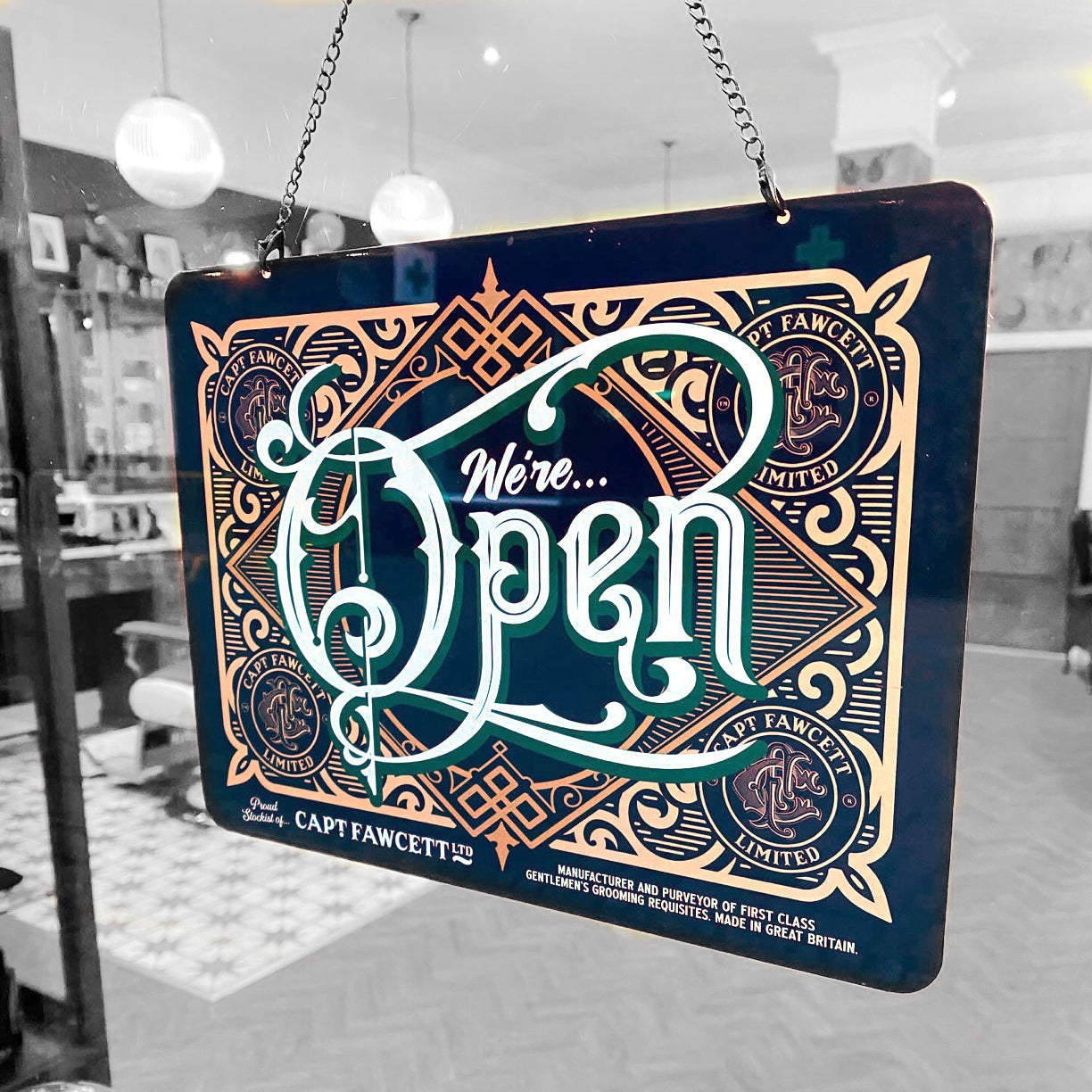 captain-fawcett-open-closed-h-ngeschild-barbershop-alu-mit-kette image 2