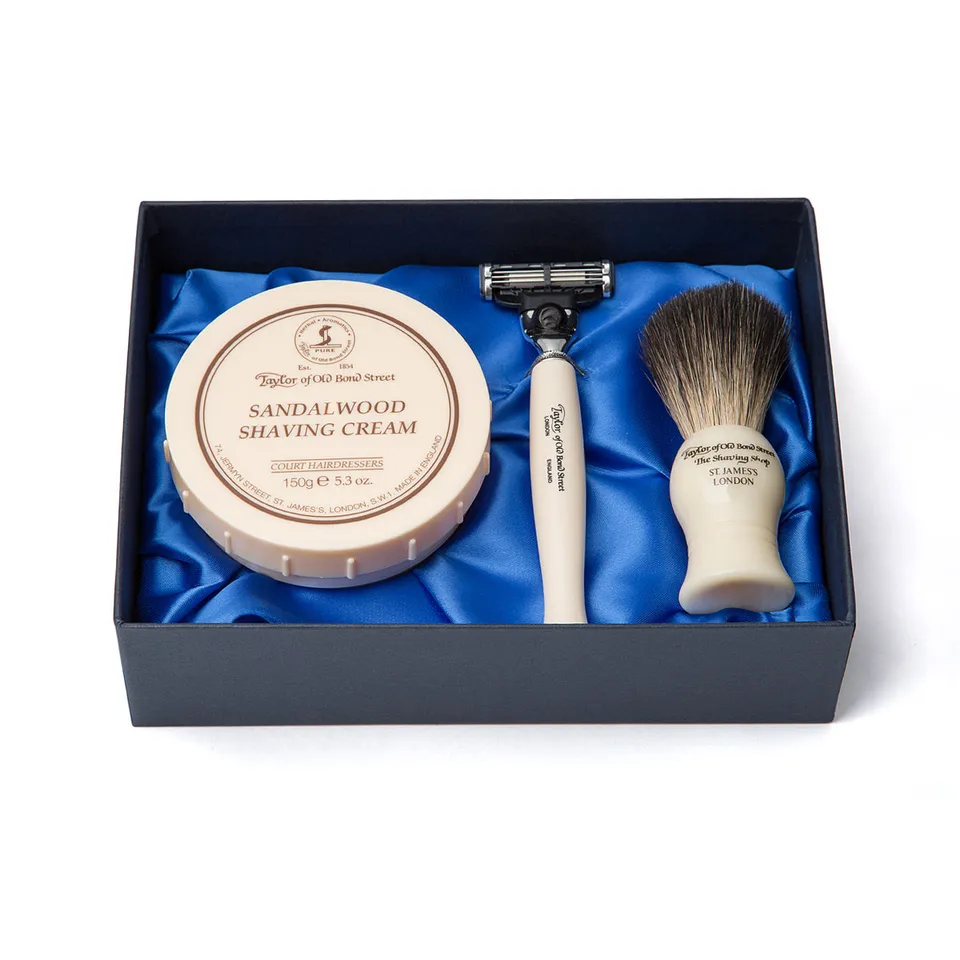 taylor-sandalwood-rasierset-no-74-geschenkbox-3-teilig image 1